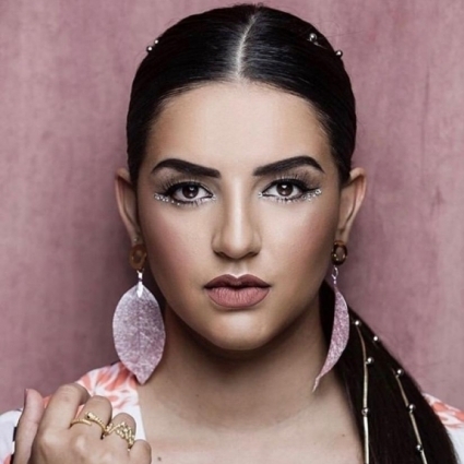 Logotipo - Victoria Islas