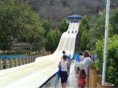 Tobogán Multipistas - Parque Acuático San Carlos