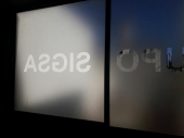  Vinil esmerilado en ventanas - Soluciones Transparentes - Agencia de Publicidad