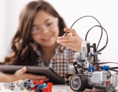 La tecnología cautiva a los niños, el equilibrio es lo recomendable. - Colegio Real de Oriente
