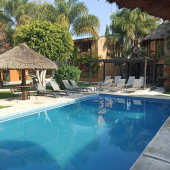 Explora, relájate y disfruta de cada momento en La Aldea Hotel & Spa. Tu aventura tropical comienza aquí.  - La Aldea Hotel &Spa
