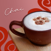 Sumérgete en la calidez del chai: Té negro, cardamomo, jengibre y canela, se mezclan para crear una experiencia de sabor única. - Café Yagua Orgánico