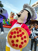  - Yankee's Pizzas