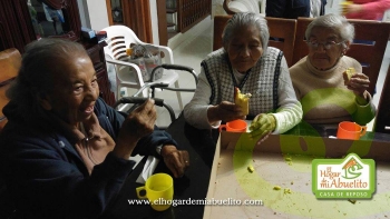 Celbrando  6 de Enero con la Tradicional Partida de Rosca de Reyes. Conviviendo y pasando un Dia Agr...