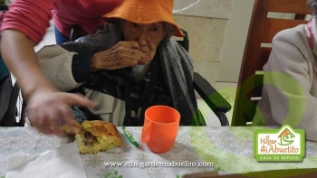 Celbrando  6 de Enero con la Tradicional Partida de Rosca de Reyes. Conviviendo y pasando un Dia Agr...