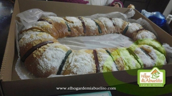 Celbrando  6 de Enero con la Tradicional Partida de Rosca de Reyes. Conviviendo y pasando un Dia Agr...