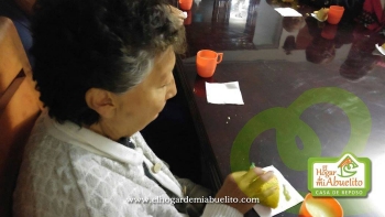 Celbrando  6 de Enero con la Tradicional Partida de Rosca de Reyes. Conviviendo y pasando un Dia Agr...