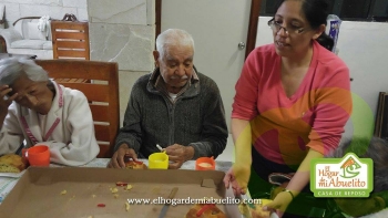 Celbrando  6 de Enero con la Tradicional Partida de Rosca de Reyes. Conviviendo y pasando un Dia Agr...