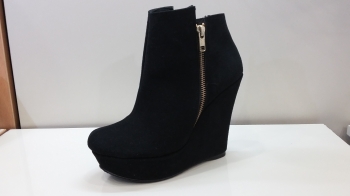 Liz Guerrero Boutique
Tel: (222) 285.5211
Email: adelita.carcamo@yahoo.com.mx - Liz Guerrero Bouti...