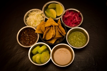 ¡Se el más valiente y prueba nuestra gran variedad de salsas! - Los Sonorenses - Puebla