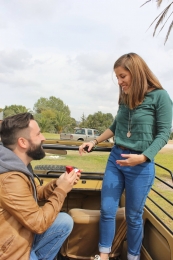 Cada vez son más emocionantes y UNICAS nuestras entregas de anillo....Solo en Africam Safari !!! Fel...