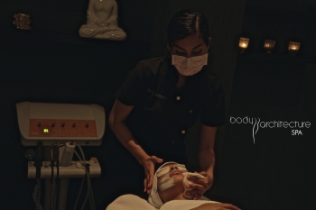 Luce un rostro espectacular gracias a nuestros faciales hidratantes, tensores y nutritivos - Body Ar...