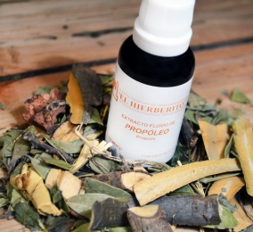 Propóleo
Antibiótico natural. Auxiliar en infecciones respiratorias, digestivas, dermatológicas, et...