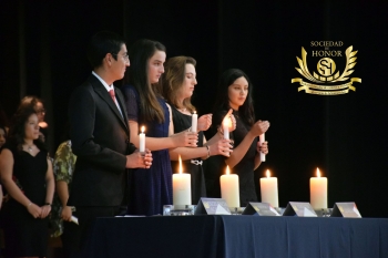 Encendido de los cuatro pilares de la Sociedad de Honor: - Colegio Americano de Puebla - Puebla