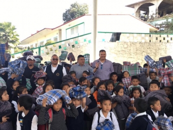 La Fundación Empresarios por Puebla ayuda a comunidades como San Juan Tzicatlacoyan y el Tepenene - ...