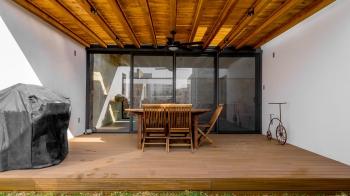 Deck compuesto de piso UH01
Color Teak
Instalación - MV Innovación en Acabados - Puebla