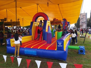 MINI ESCALADOR GEC
7 X 4 MTS
INFORMES 2223551984 - GEC Eventos - Puebla