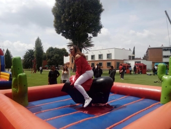 TORO MECANICO 4 X 4 MTS
INFORMES 2223551984 - GEC Eventos - Puebla