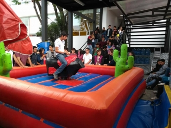 TORO MECANICO 4 X 4 MTS
INFORMES 2223551984 - GEC Eventos - Puebla