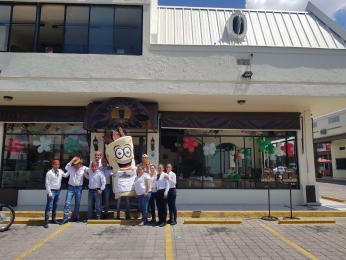 Taki se encuentra en Plaza Express, te esperamos para que vengas con toda tu familia. Taqueria la Or...