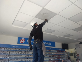 Mantenimiento de Rejillas de Aire Acondicionado, cuidando en todo momento que nuestro trabajo no dej...