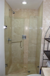 CANCEL DE BAÑO TEMPLADO 9.7MM ESPESOR - Grupo Espacios Creativos - Puebla