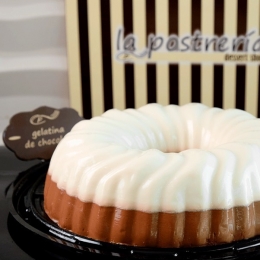 Gelatina de chocolate oscuro y claro. rica y fresca. - La Postrería - Puebla