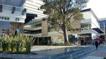Instalaciones Eléctricas, Hidrosanitarias, Gas, Sistema Contra Incendios de Centro Comercial con 3 P...