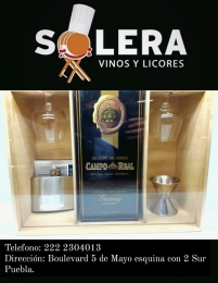 Promoción especial 
1 Brandy Rva. Campo Real 
1 Ánfora de Metal 
1 Jigger de 1 y 2 Onzas
2 Copas...